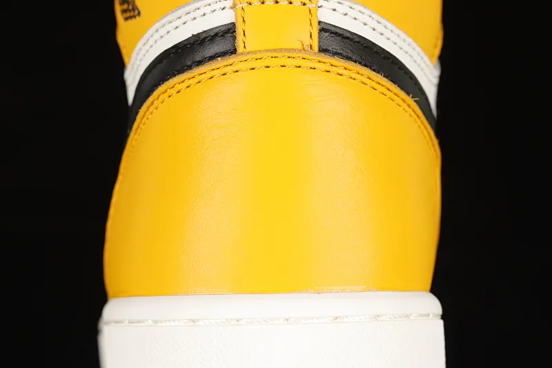 All categories Air Jordan Jordan series basketball shoes Air Jordan 1 High foreign trade version Air Jordan 1 Retro High OG AJ1 Joe 1 black and yellow toe 555088-711